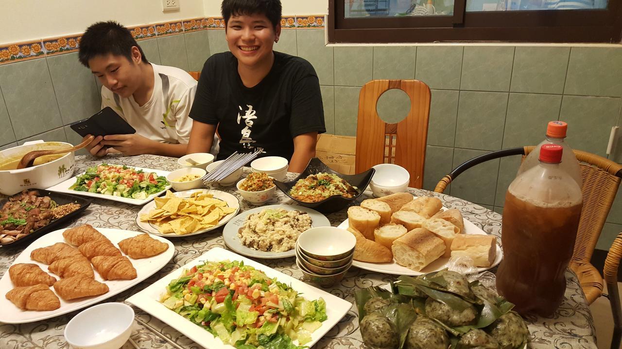 Qg Life 城中館 寵物親子釣魚人民宿 Цзиньчэн Экстерьер фото